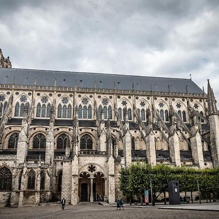 L'Hotel De Panette, Charpente Historique - Cathedrale Bourges Kültér fotó